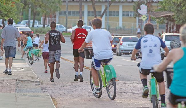 Na última segunda-feira, mais de 50 corredores utilizavam a ciclovia no fim da tarde