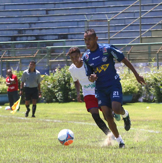 No jogo-treino do sábado passado, voava menos areia que no treino do dia 14