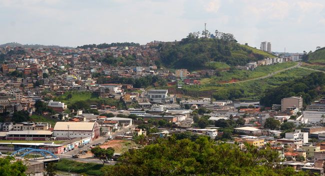 FERNANDO PRIAMO/16-01-15 Viaduto será erguido em frente ao ginásio do Tupynambás e deverá transpor a linha férrea do final da Rua Coronel Delfino Nonato Faria até a Rua Cláudio Martins, no Poço Rico