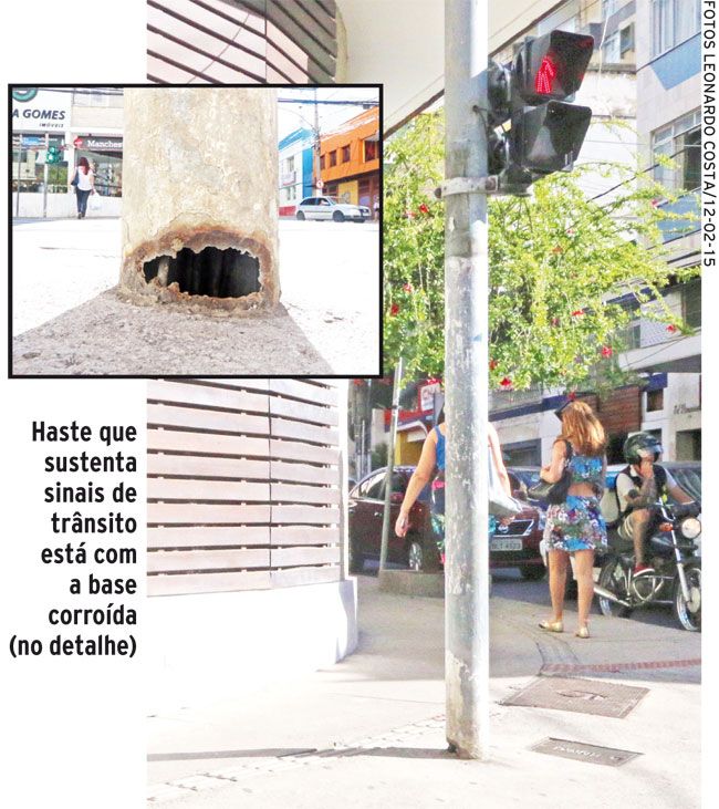 Moradores temem queda de poste na Santo Antônio 2 54e521a52f43a