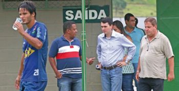 Carlos Bonifácio, Bruno Siqueira e Flávio Villela estiveram no MunicipalLEONARDO COSTA/25-02-15