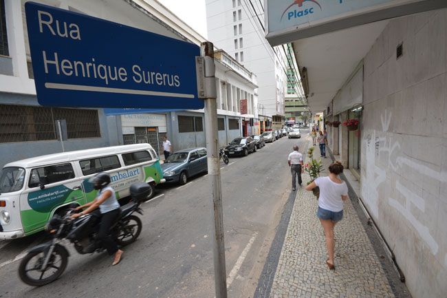 Comerciantes da rua, que fica entre a Itamar Franco e a Espírito Santo, pedem atenção da polícia