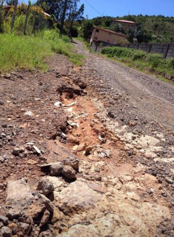 Falta calçamento na Rua Pedro Gouvêia Horta