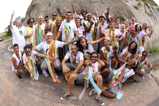 Integrantes do Parangolé prometem irreverência também no palco