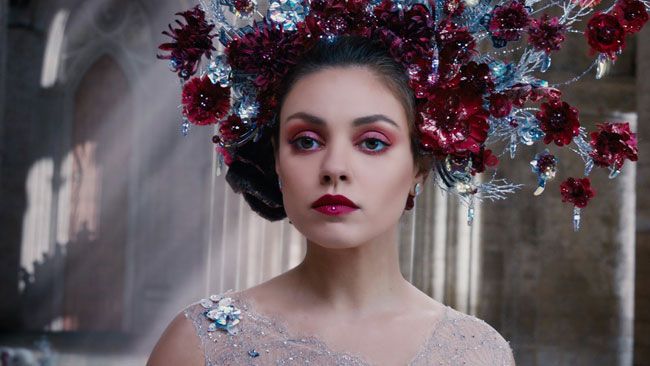 O herói inesperado 4 Mila Kunis vai ter de suar a cabeleira para se mostrar poderosa e absoluta em