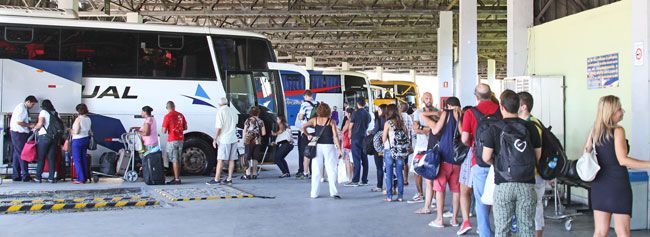 Para atender a demanda de passageiros, Terminal Miguel Mansur programou 143 ônibus extras para o carnaval 