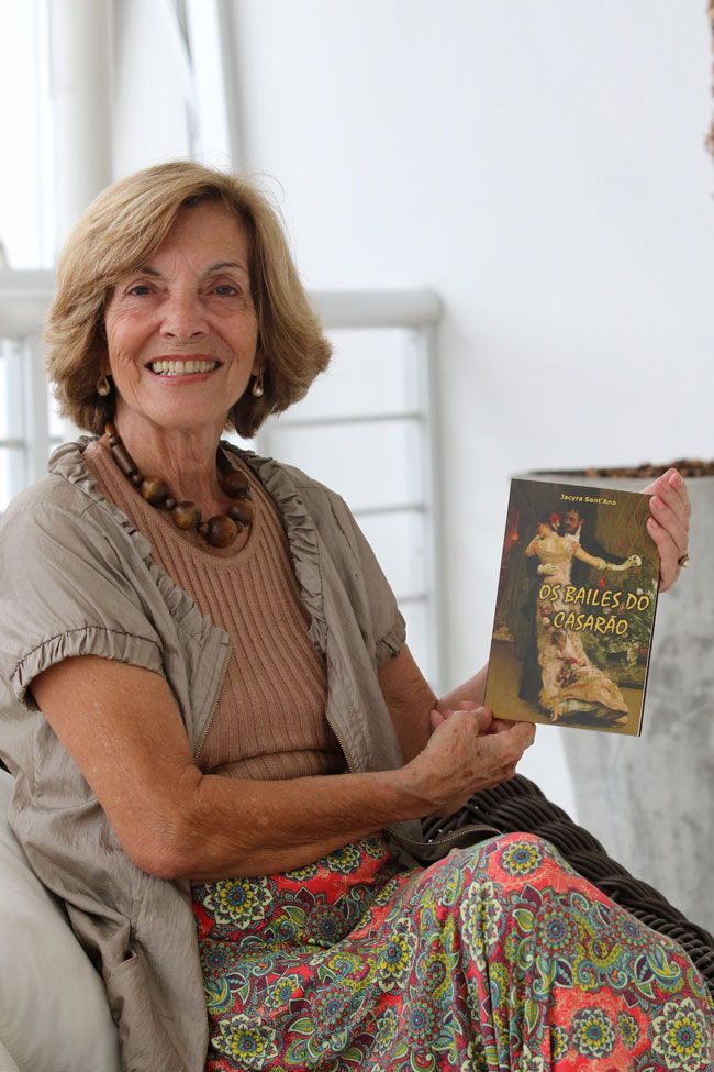 A escritora Jacyra Sant'Ana lança seu segundo romance 