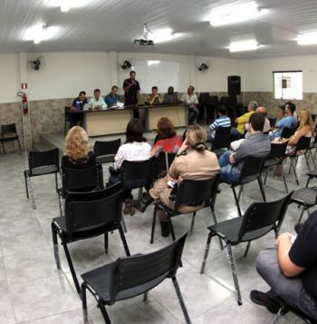 FERNANDO PRIAMO/12-03-15 Durante a reunião, foi divulgada a colocação de nova iluminação na Praça Menelick de Carvalho
