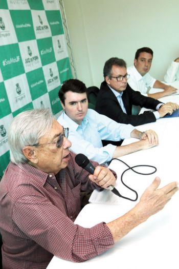 FERNANDO PRIAMO/25-03-15 Ivens Dias Branco apresenta empreendimento ao lado de Bruno Siqueira, do secretário Altamir Rôso e de Rodrigo Mattos