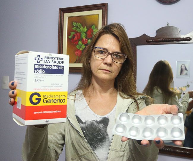 Nágila Ventura depende de medicamentos e teme perder o rim transplantado há um ano