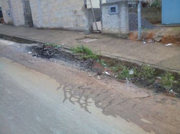 Comunidade do Nova Germânia lista problemas 3 Asfalto esburacado na Rua Antônio de Aquino