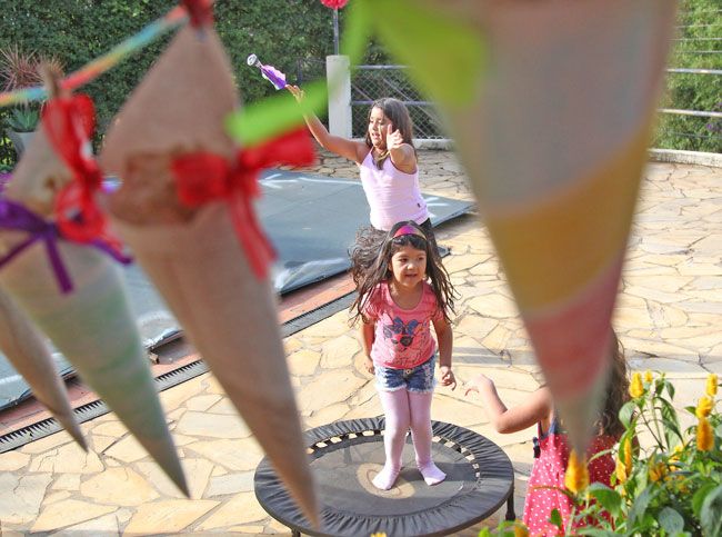 Crianças participaram de brincadeiras livres e feira de trocas no Passarim do Jardim, no Bairro Jardim da Serra