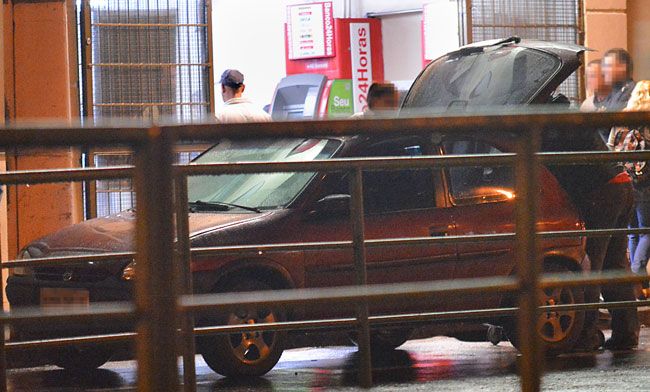 Condutor deste veículo ofereceu serviço de transporte à reportagem em frente a um mercado na Zona Sul 