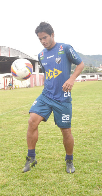 A consolidação do camisa 99 2 Daniel Morais aumenta média de gols e vira a referência ofensiva do Tupi (Leonardo Costa)