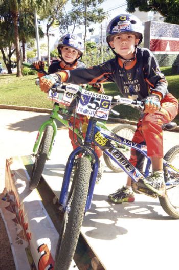 Gustavo e Guilherme no BMX 2 Gustavo e Guilherme estreiam no Brasileiro (Olavo Prazeres/11-06-15)