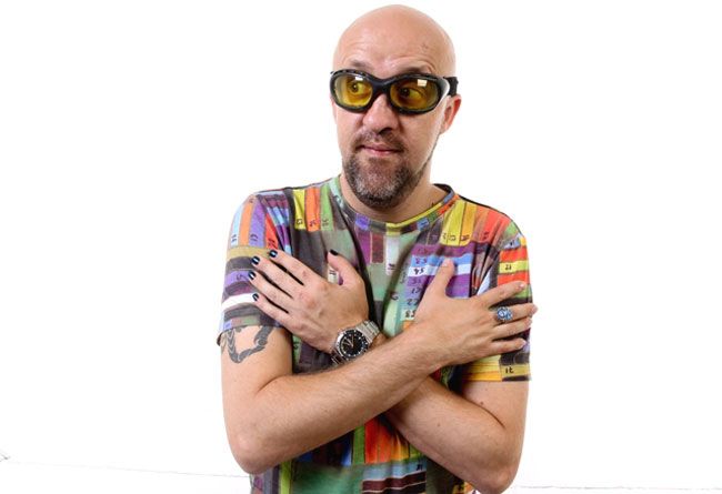 O escritor e apresentador da TV Gazeta lança o livro 