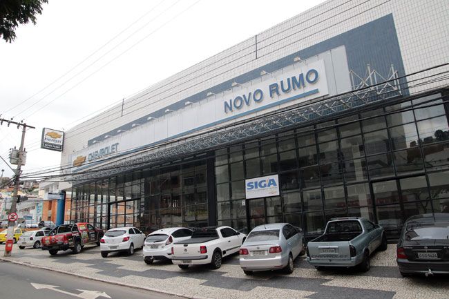 FERNANDO PRIAMO/17-06-15 Showroom da concessionária na Avenida Itamar Franco está fechado