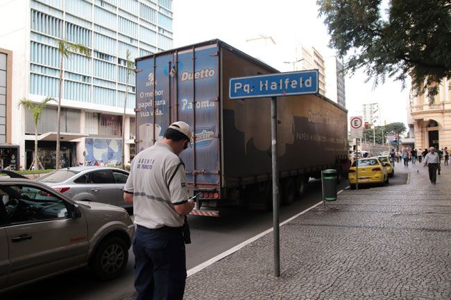 Condutor não foi abordado porque a parada dele resultaria em transtornos ao trânsito