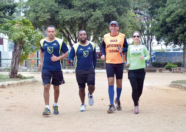 'Eu posso brincar também' 2 Jadir, Alexandre, Marcelo e Hionara: iguais a todo mundo (Olavo Prazeres/23-07-15)