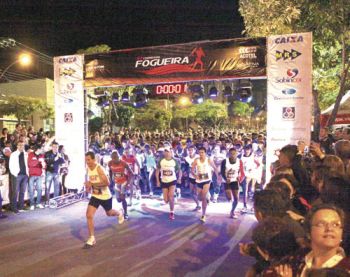 Sebo nas canelas pela Rio Branco 3 Largada da prova do ano passado, com mais de 2 mil participantes (Fernando Priamo)