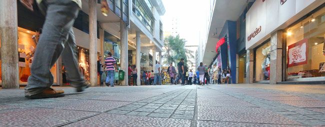 Uma das expectativas para melhorar movimento no comércio e em restaurantes era retorno das aulas na UFJF, que não vai ocorrer na próxima semana  (LEONARDO COSTA/29-07-15)