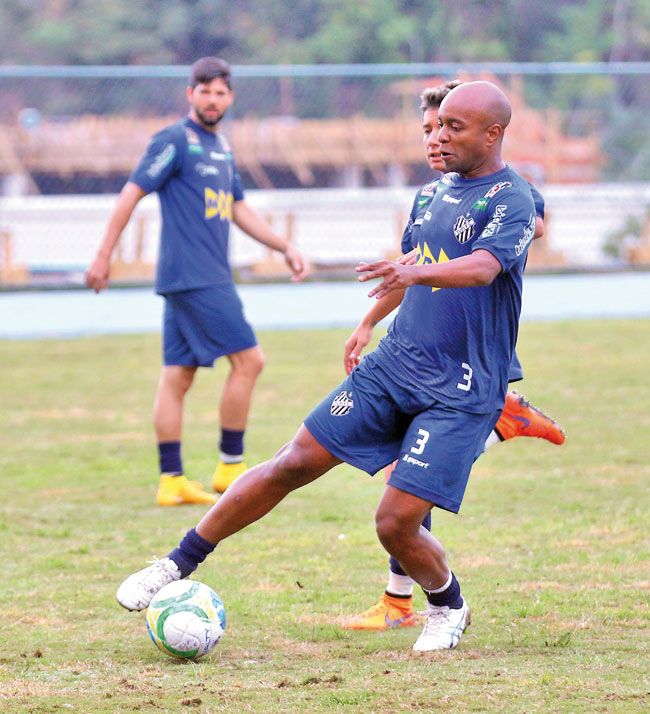 Volante espera estar em campo contra o Juventude (Leonardo Costa)