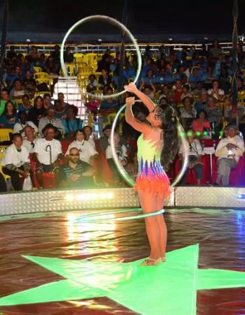 Emoção nas arquibancadas do circo 1 Espetáculo de graça com casa lotada fascinou crianças e idosos na plateia (Olavo Prazeres/13-08-15)