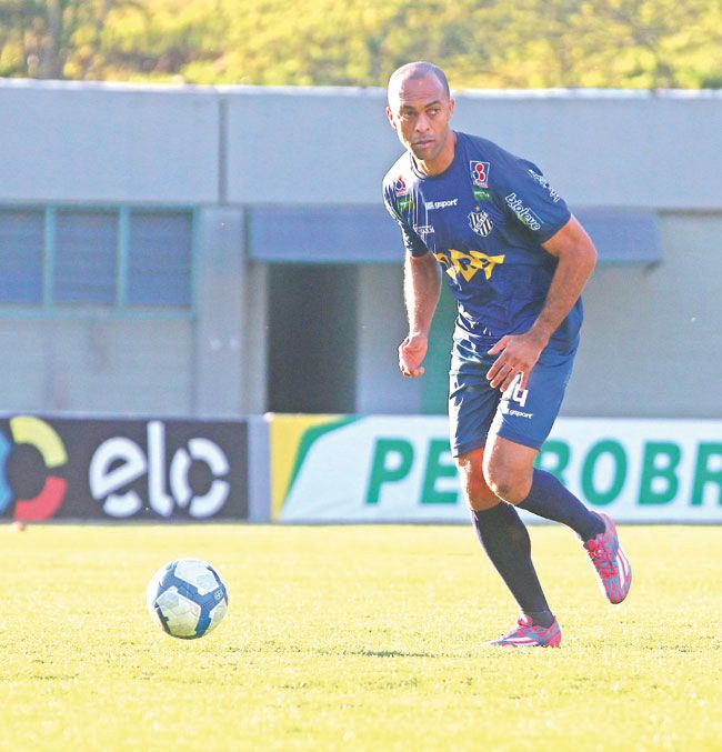 Exames não apontaram  lesão em Leandro Euzébio (Leonado Costa)
