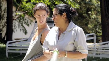 Para fugir da mediocridade 3 Personagens de Camila Márdila e Regina Casé entram em conflito após mais de dez anos separadas (Divulgação)