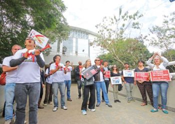 Professores percorreram diversas unidades da UFJF ontem