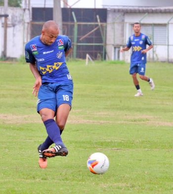 De volta ao meio-campo 2 Vinícius Kiss será titular contra o GuaratinguetáLEONARDO COSTA