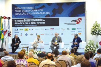 Novo edital pode ganhar as ruas este ano 2 Deputados federais de JF participaram de mesa redonda no Independência Trade Hotel (MARCELO RIBEIRO/26-09-15)