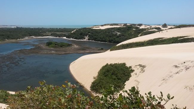 FOTOS MAURO MORAIS Do alto do Parque das Dunas vista para Lago de Genipabu