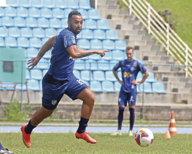 Mudanças à vista 2 Júnior Paraíba mostrou serviço no treino de ontem (CBv/Divulgação)