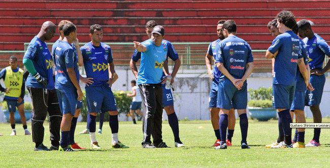 Leston Júnior está cotado para continuar em 2016 (Felipe Couri/Tupi FC)