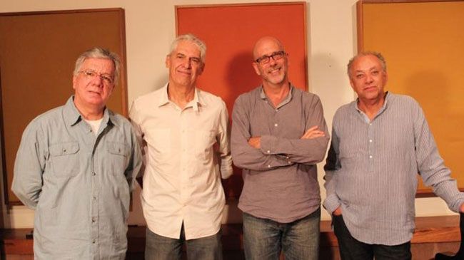 Quarteto de oito 4 Aquiles, Miltinho, Paulo e Dalmo respondem pelo MPB4