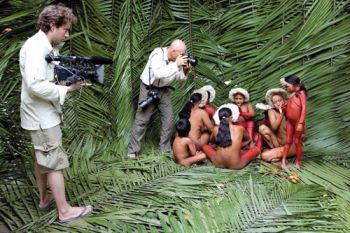 Documentário que concorreu ao Oscar revisa vida e obra do fotógrafo Sebastião Salgado (Divulgação)