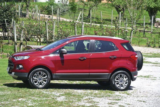 EcoSport SE 1.6 AT custa a partir de R$ 68.690 com rodas de ferro e R$ 71.900 com rodas de liga leve