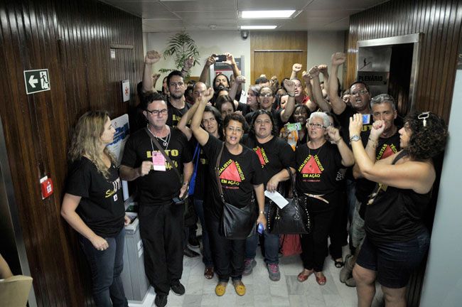 Integrantes do Sind-Ute protestam na ALMG (ALMG/Willian Dias)