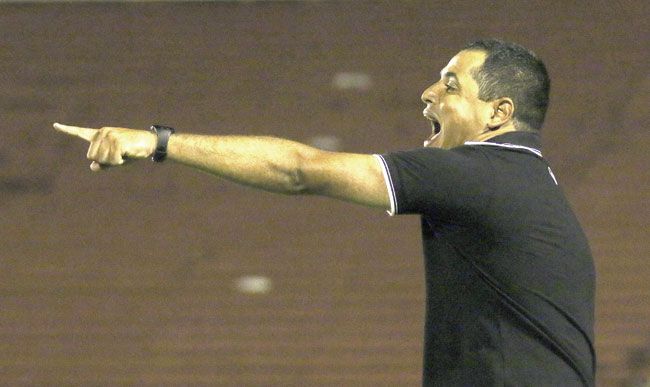 Leston Júnior quer time consciente (Leonardo Costa/tupifc.esp.br/03-10-15)