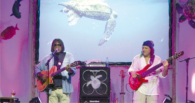 O álbum do feliz acaso 2 Milton Nascimento e Dudu Lima voltam a fazer shows do projeto ainda este ano