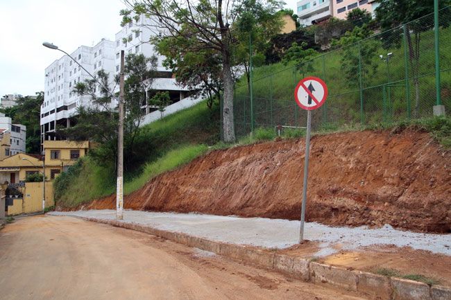 Feira livre no Granbery 2 Terra está sendo retirada da Rua Rodolfo Turatti para a instalação das barracas (Fernando Priamo/19-10-15)