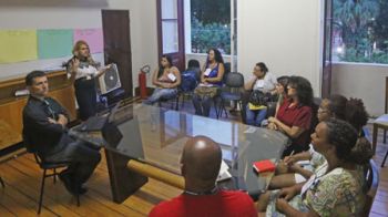 Integrantes de oficinas cobram políticas públicas 2 Encontro na noite de ontem discutiu questões relacionadas à diversidade e aos direitos humanos (LEONARDO COSTA/11-11-15)