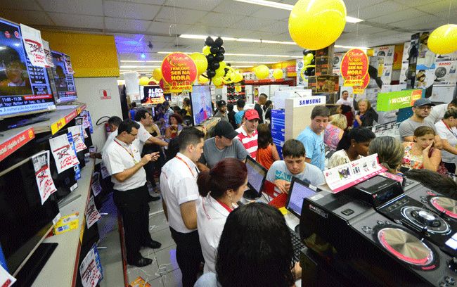 Black Friday surpreende lojistas 2 Movimento nas lojas foi intenso durante todo o dia (Olavo Prazeres/27-11-15)