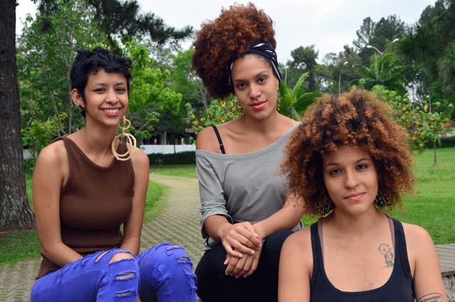 'Sua patroa está?' 2 Paula, Lia e Camille atuam no movimento negro em JF (Olavo Prazeres/16-11-15)