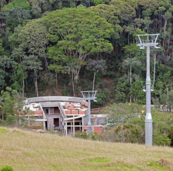 Teleférico da UFJF sem data para inaugurar 2 Torres servirão de base para o transporte de seis cabines, com seis pessoas cada (Leonardo Costa/04-11-15)