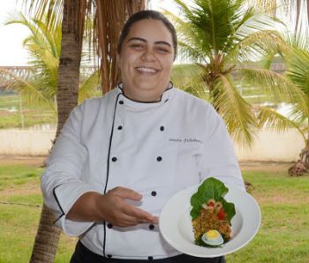 O lado 'B' da Expedição S. Francisco 7 A chef Sandra Felisberto refaz o feijão tropeiro que encantou Halfeld (Roberto Fulgêncio)