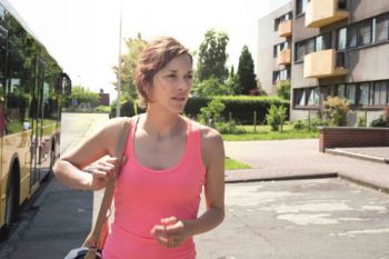 Em emocionante atuação, Marion Cotillard é Sandra, uma mulher em busca de trabalho (Divulgação)