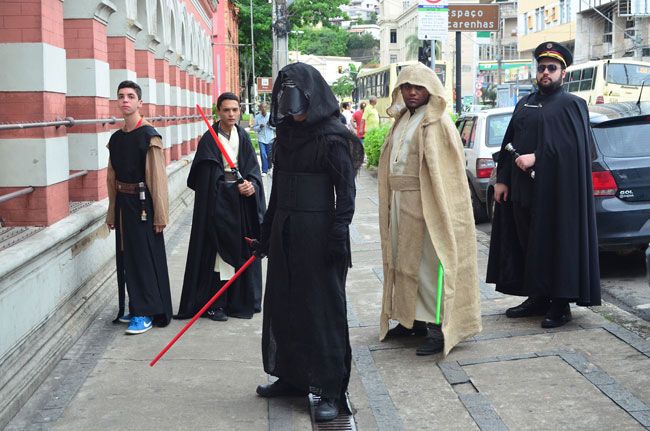 OLAVO PRAZERES Integrantes do Conselho Jedi de Juiz de Fora passaram os últimos meses discutindo todos os detalhes divulgados sobre a nova produção da saga espacial