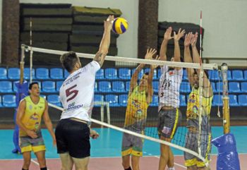 Juiz de Fora Vôlei busca reação 2 Juiz-foranos ainda não venceram na competição (Leonardo Costa/09-12-15)